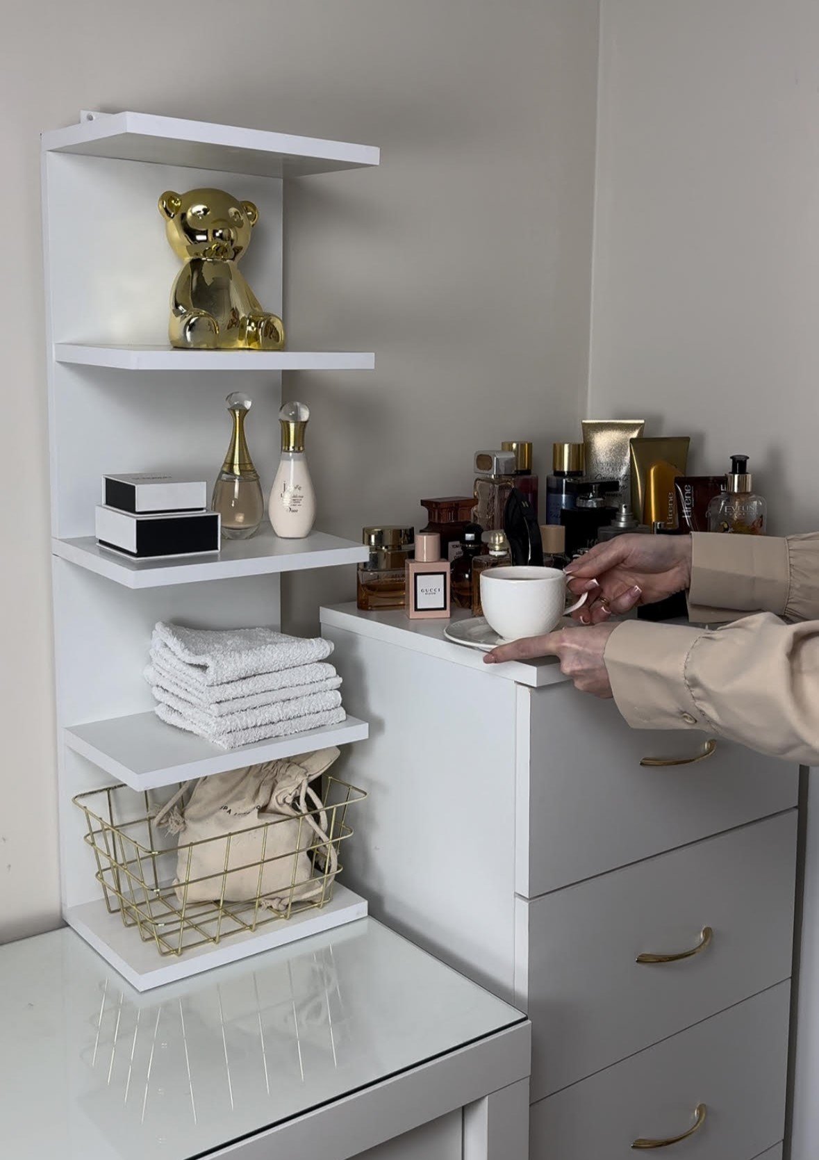 Jak łatwo i przyjemnie zamontować półkę Comfort Cove? Praktyczny przewodnik